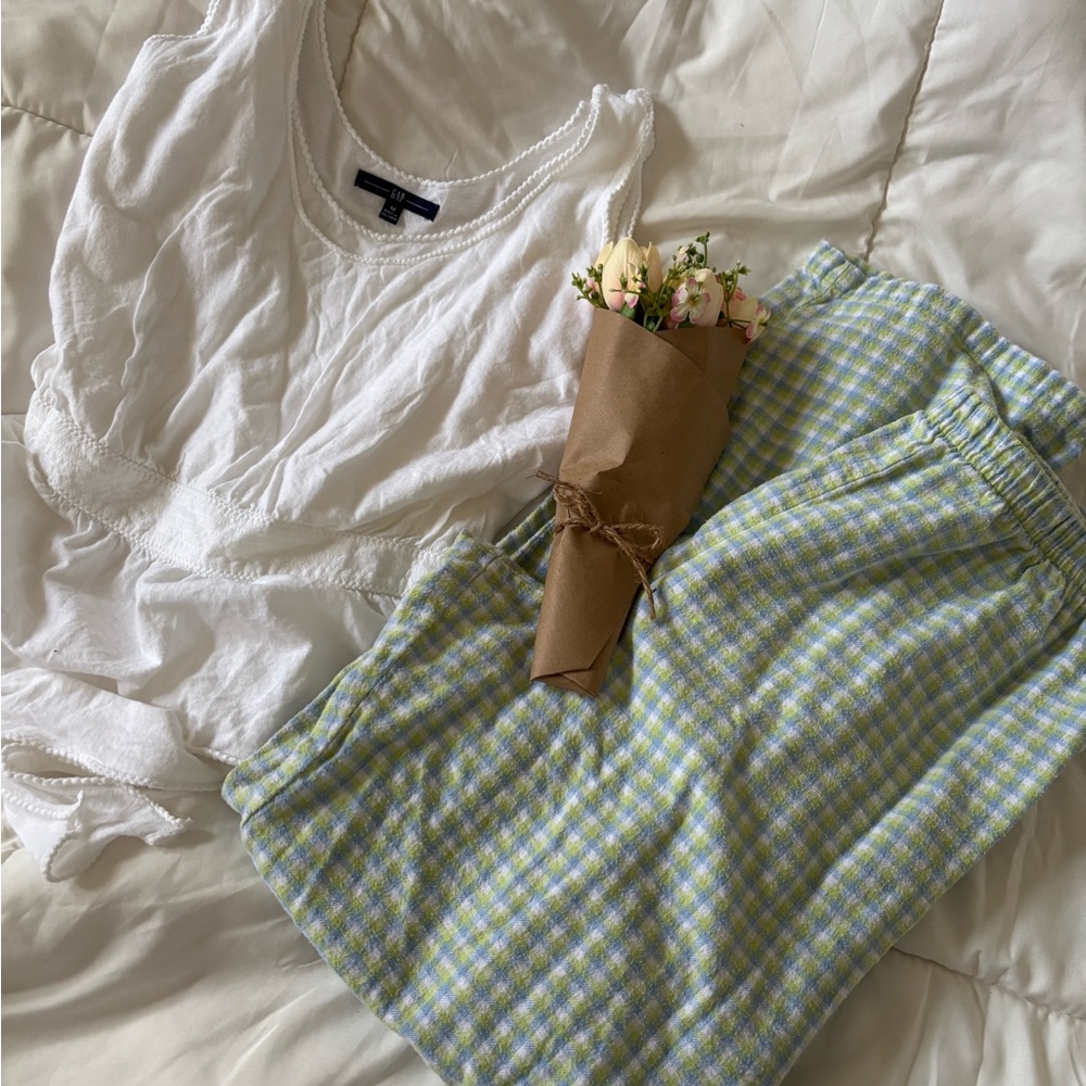 𐙚 2 Clothing Bundle Gap Cami Top & Joe Boxer Pants